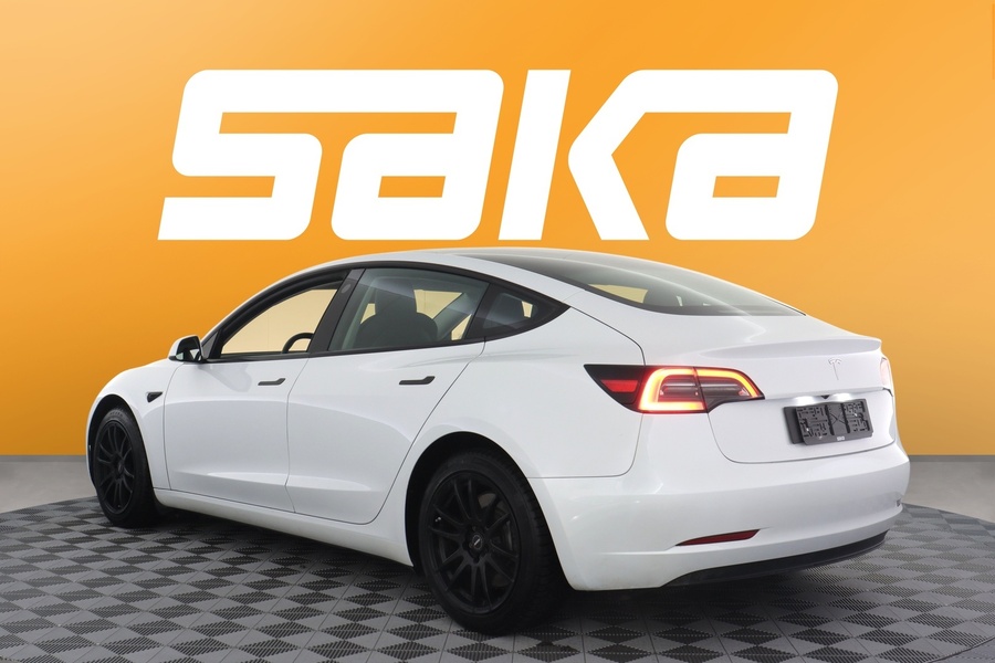 Tesla Model 3 vaihtoauto