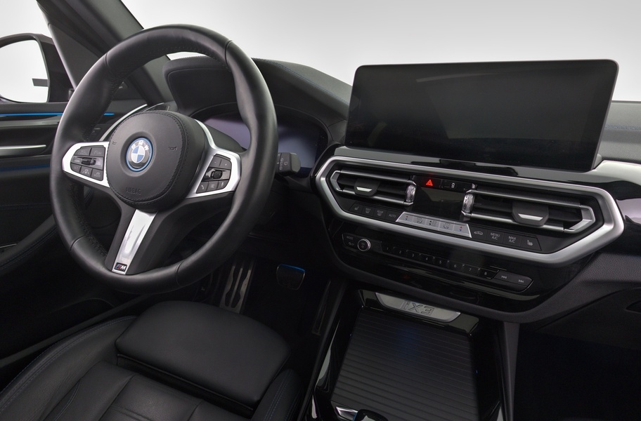 BMW iX3 vaihtoauto