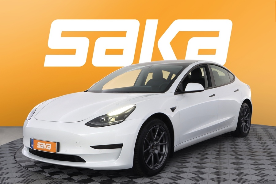 Tesla Model 3 vaihtoauto