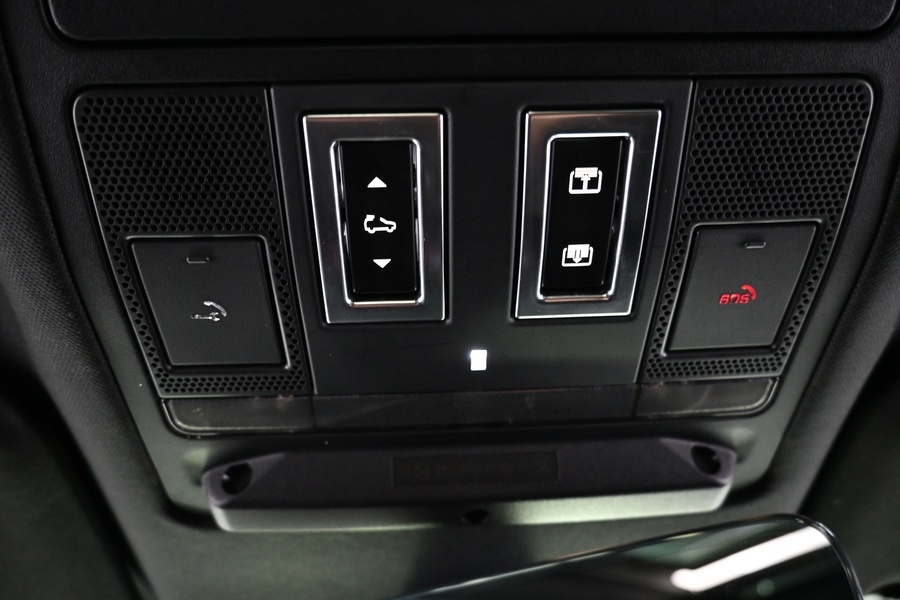 Land Rover Defender vaihtoauto