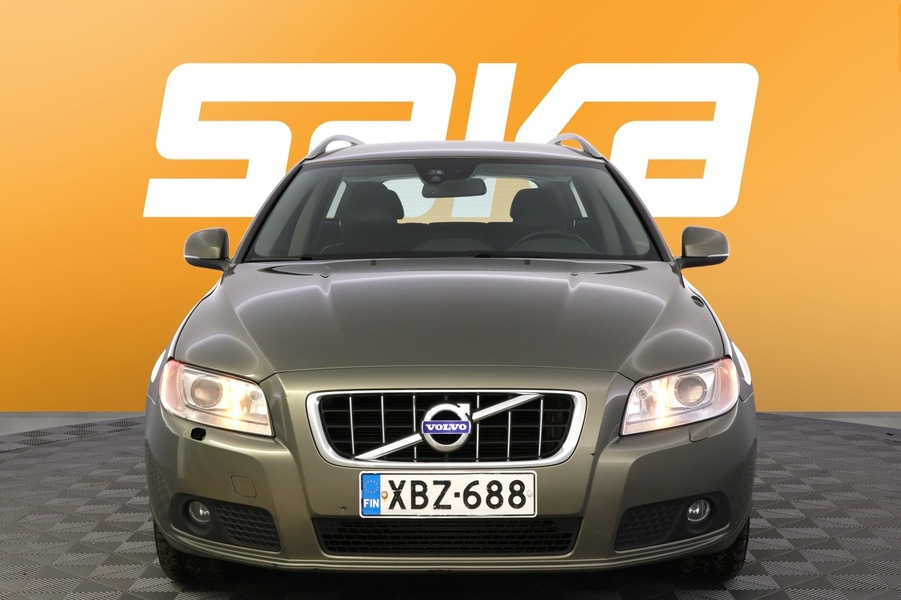 Volvo V70 vaihtoauto