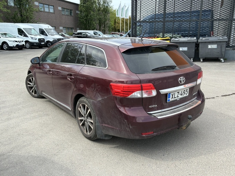 Toyota Avensis vaihtoauto
