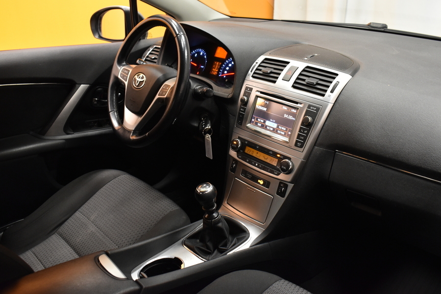 Toyota Avensis vaihtoauto