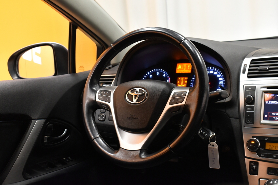 Toyota Avensis vaihtoauto