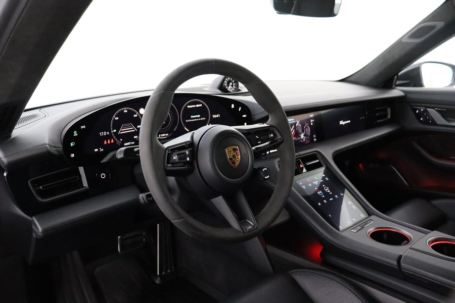 Porsche Taycan vaihtoauto