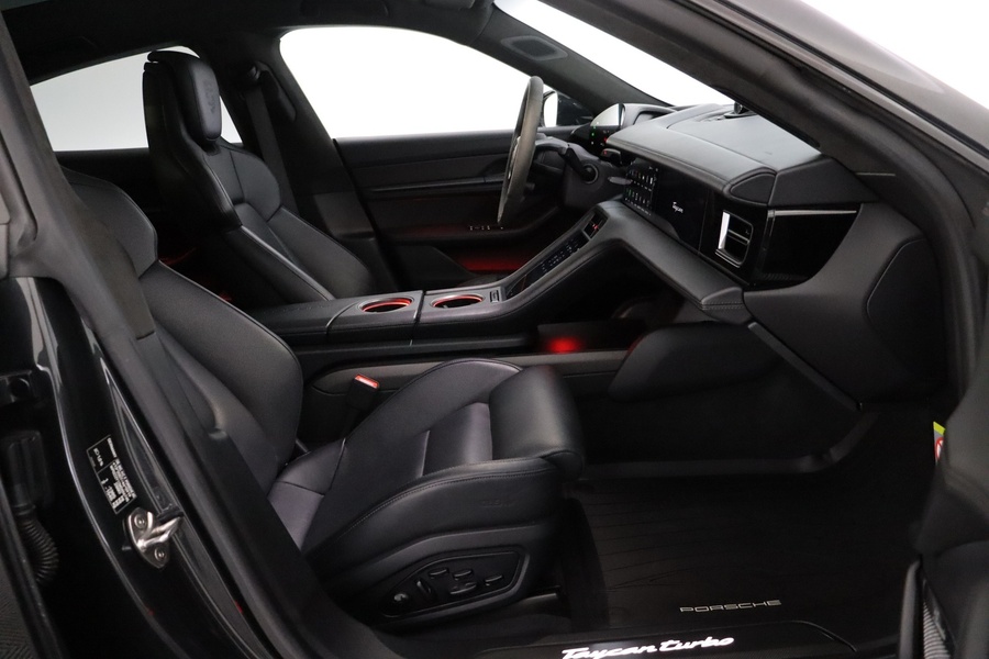 Porsche Taycan vaihtoauto