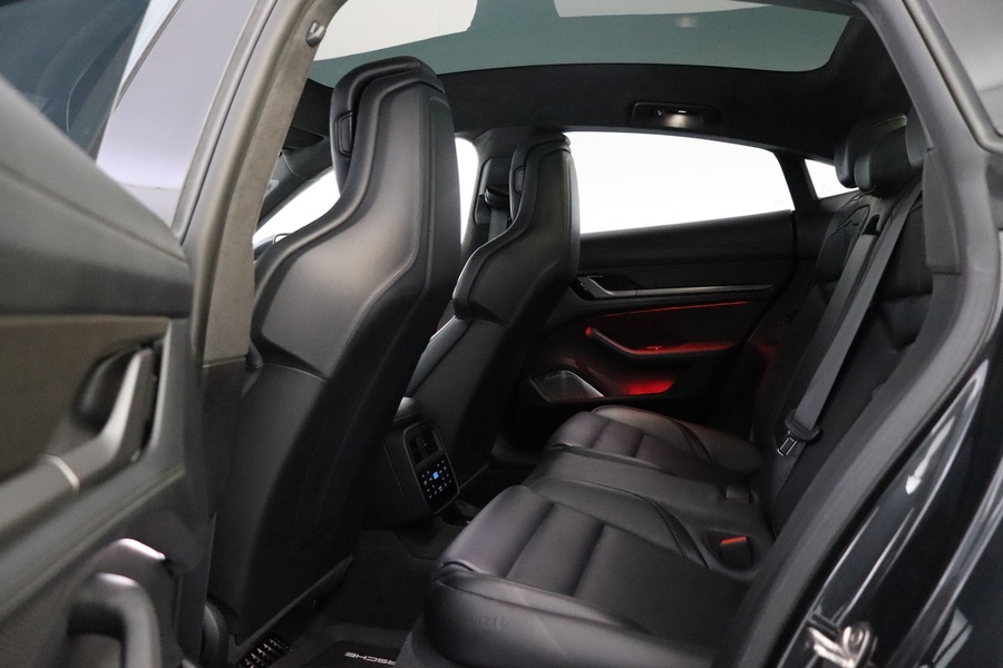 Porsche Taycan vaihtoauto