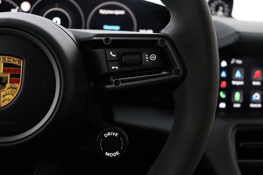 Porsche Taycan vaihtoauto
