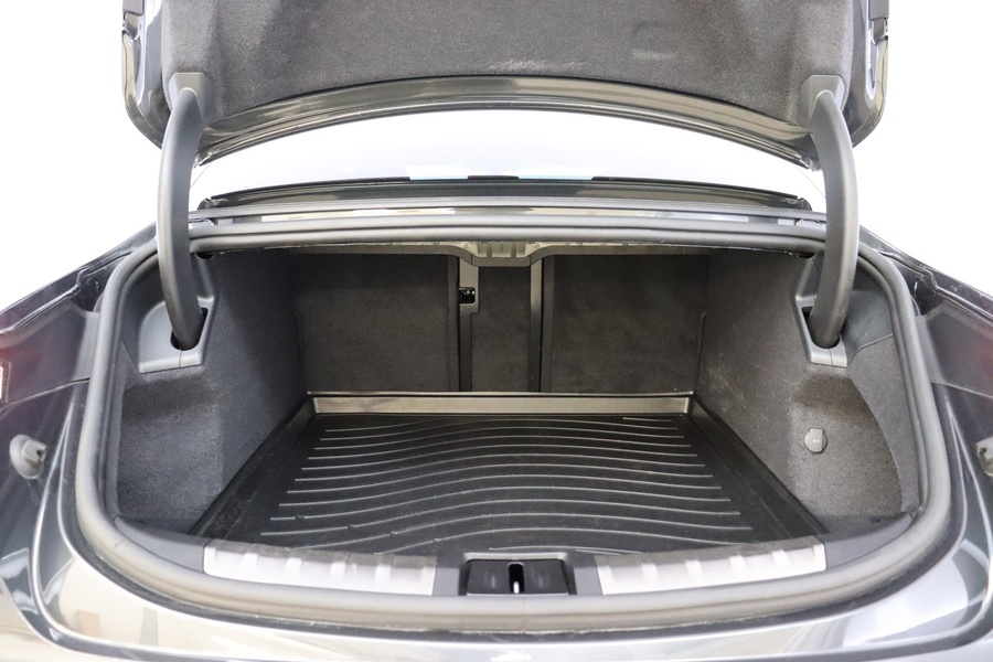 Porsche Taycan vaihtoauto