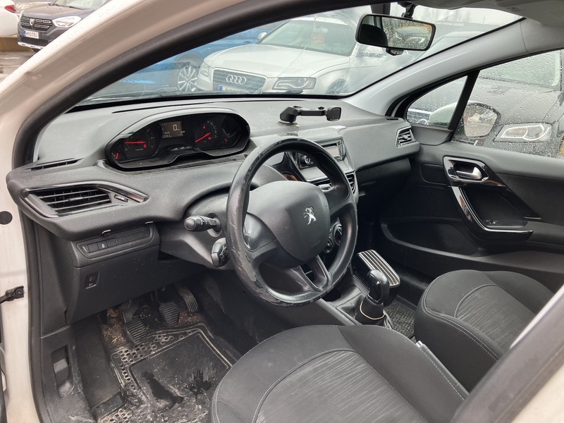 Peugeot 208 vaihtoauto