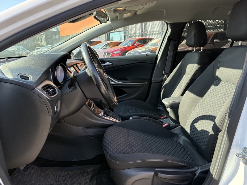 Opel Astra vaihtoauto