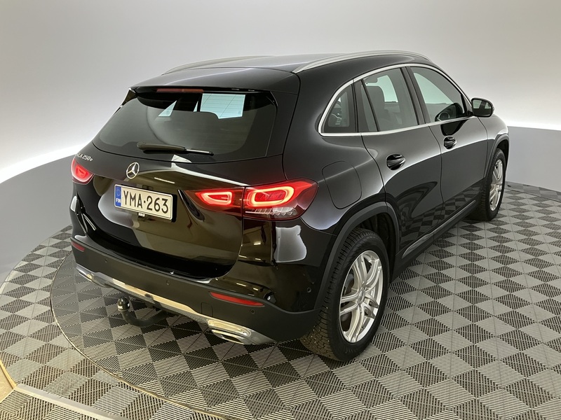 Mercedes-Benz GLA vaihtoauto