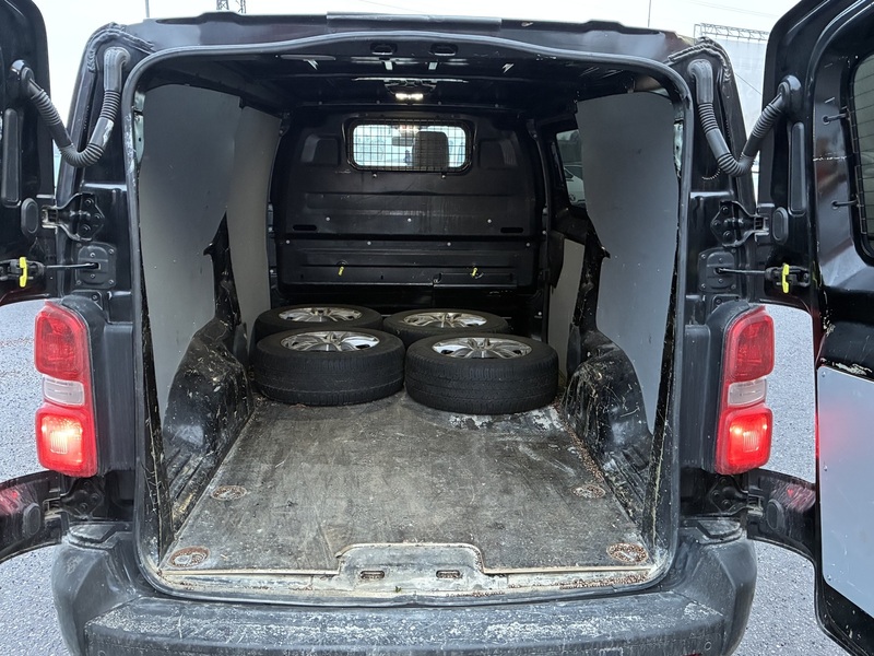 Opel Vivaro vaihtoauto