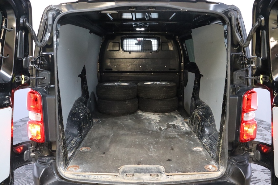 Opel Vivaro vaihtoauto