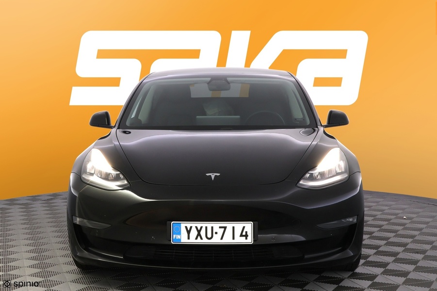 Tesla Model 3 vaihtoauto