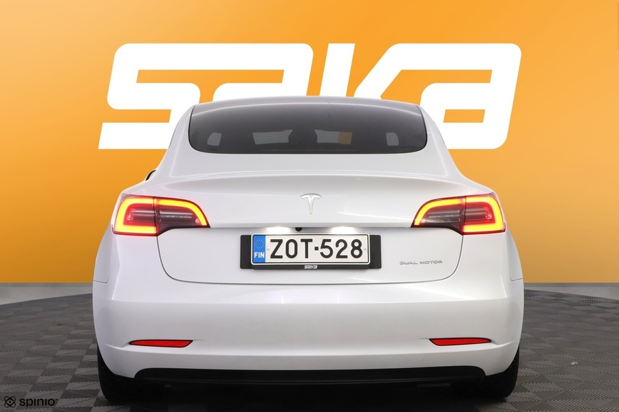 Tesla Model 3 vaihtoauto