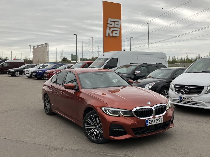 BMW 330 vaihtoauto