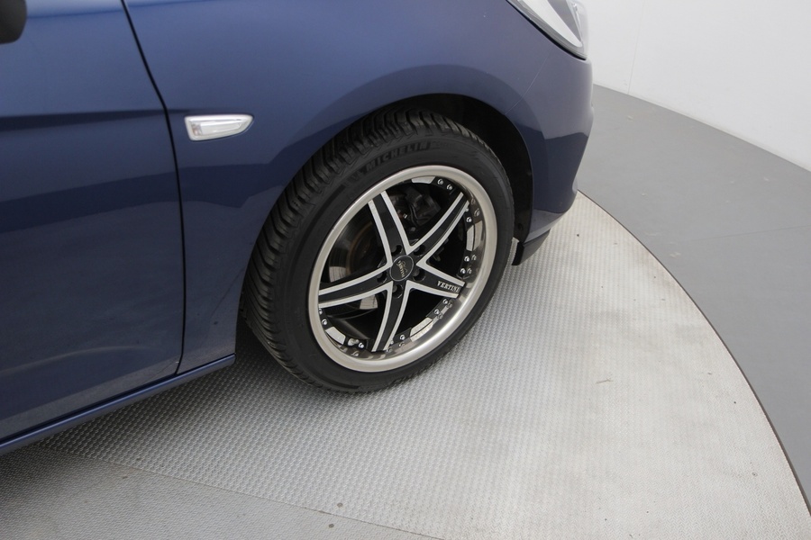 Opel Astra vaihtoauto