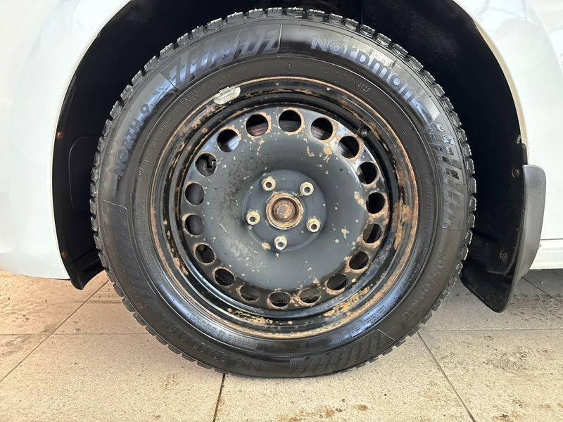 Volkswagen Touran vaihtoauto