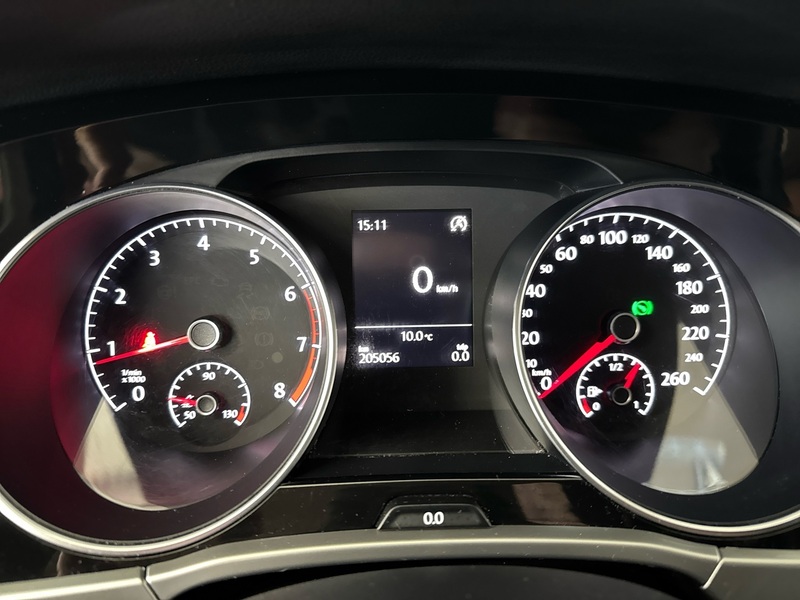 Volkswagen Touran vaihtoauto