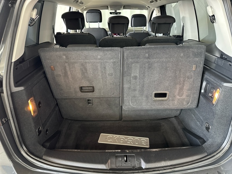 SEAT Alhambra vaihtoauto