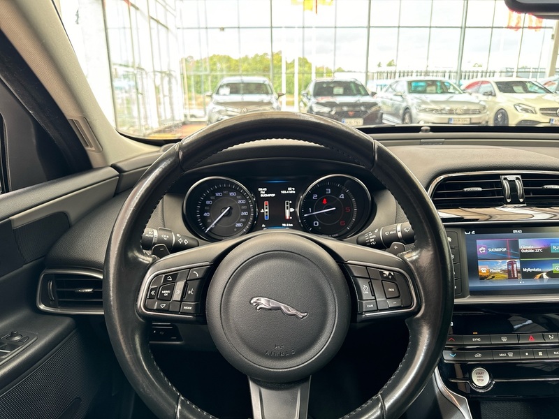 Jaguar XE vaihtoauto