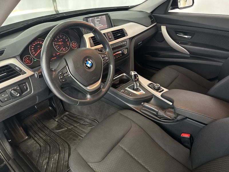BMW 320 vaihtoauto