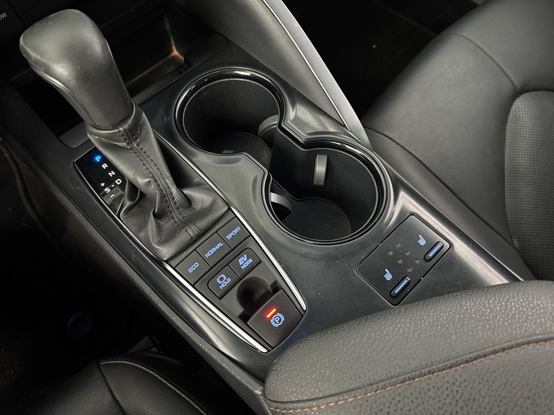 Toyota Camry vaihtoauto