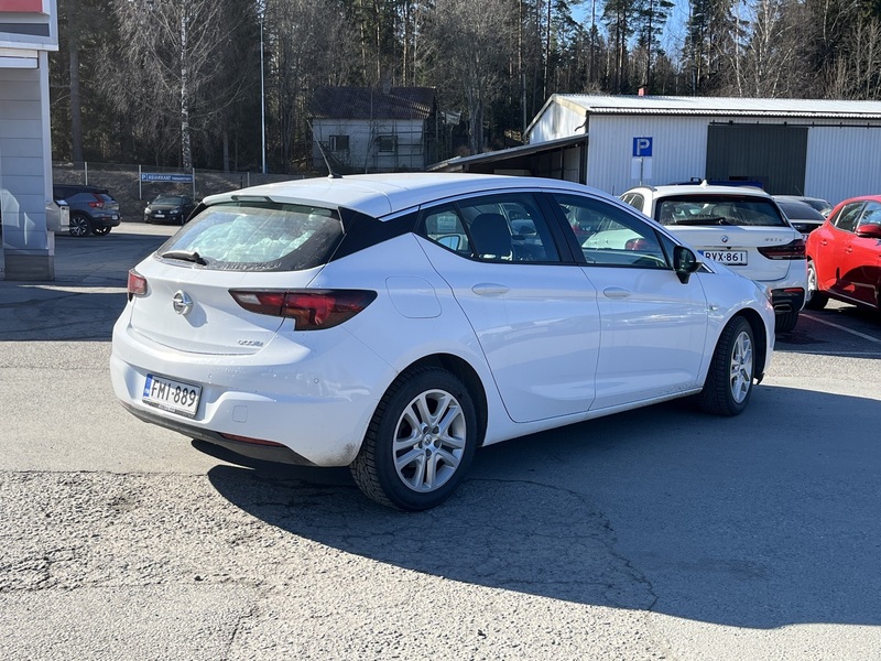 Opel Astra vaihtoauto