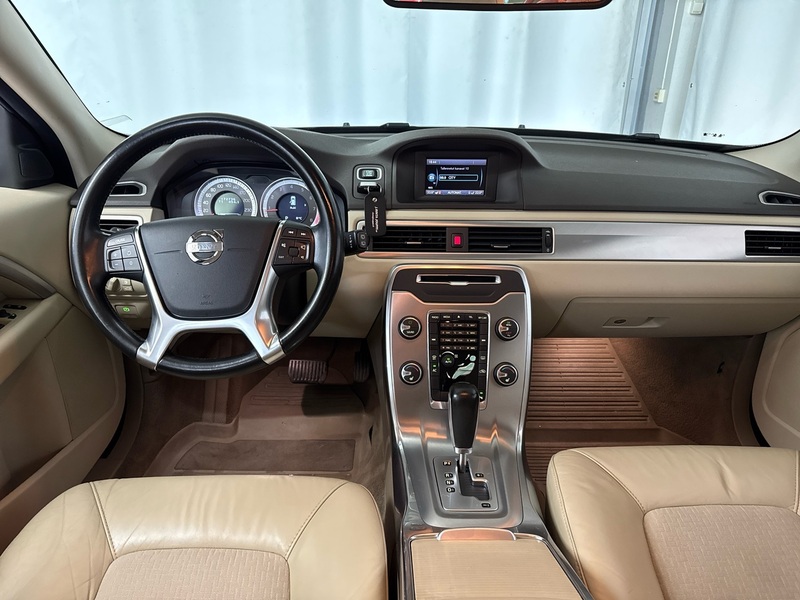 Volvo V70 vaihtoauto