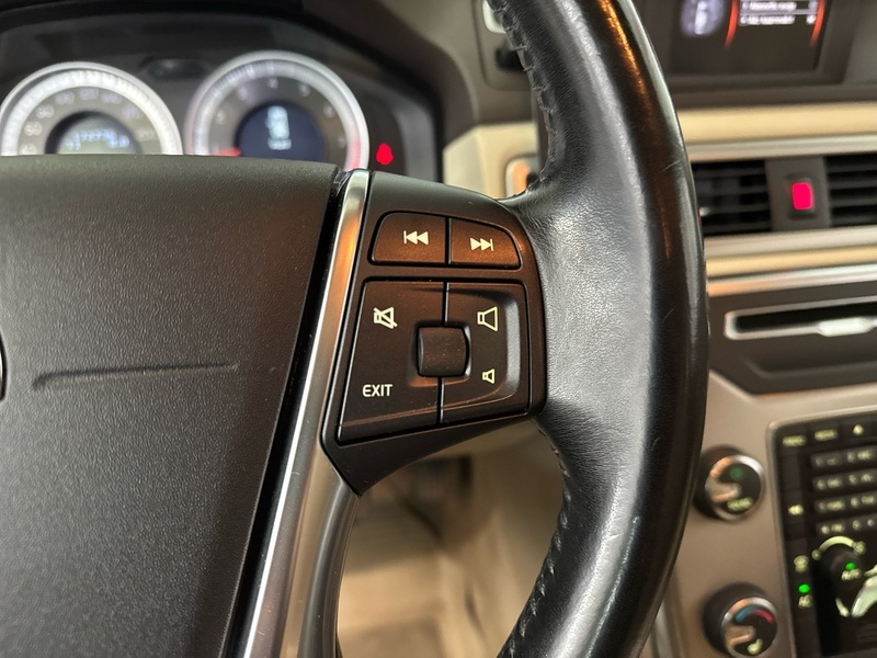 Volvo V70 vaihtoauto