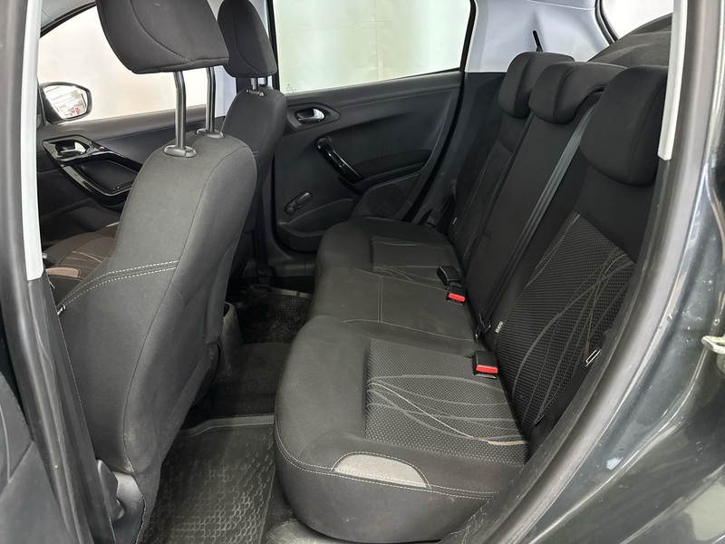 Peugeot 208 vaihtoauto