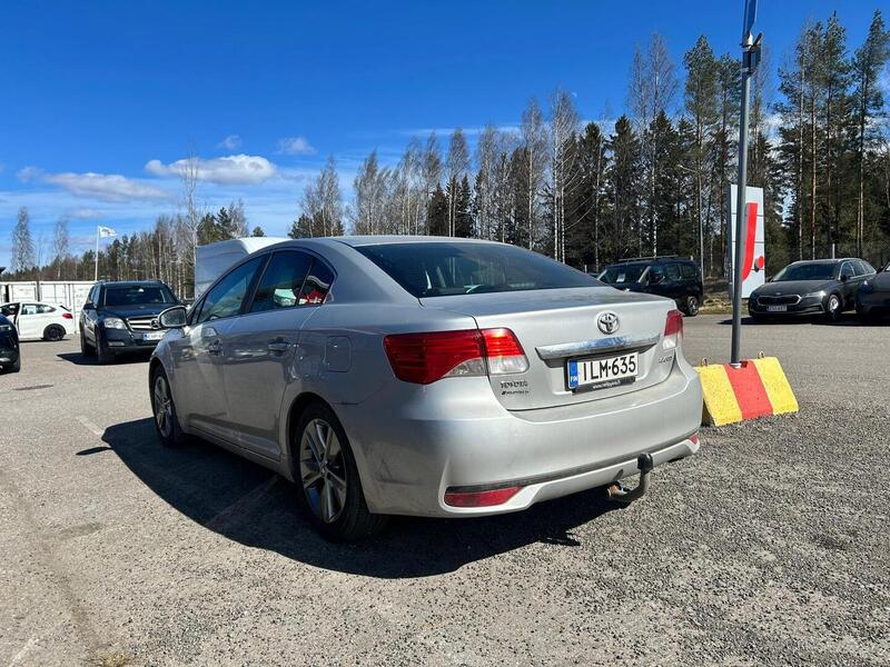 Toyota Avensis vaihtoauto