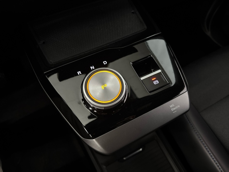 MG MG4 vaihtoauto