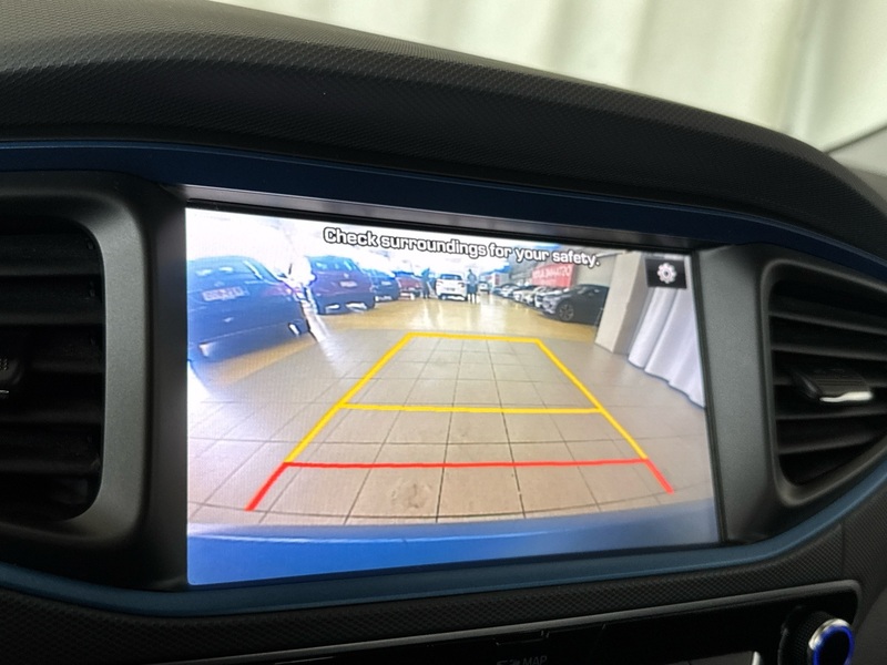 Hyundai IONIQ hybrid vaihtoauto