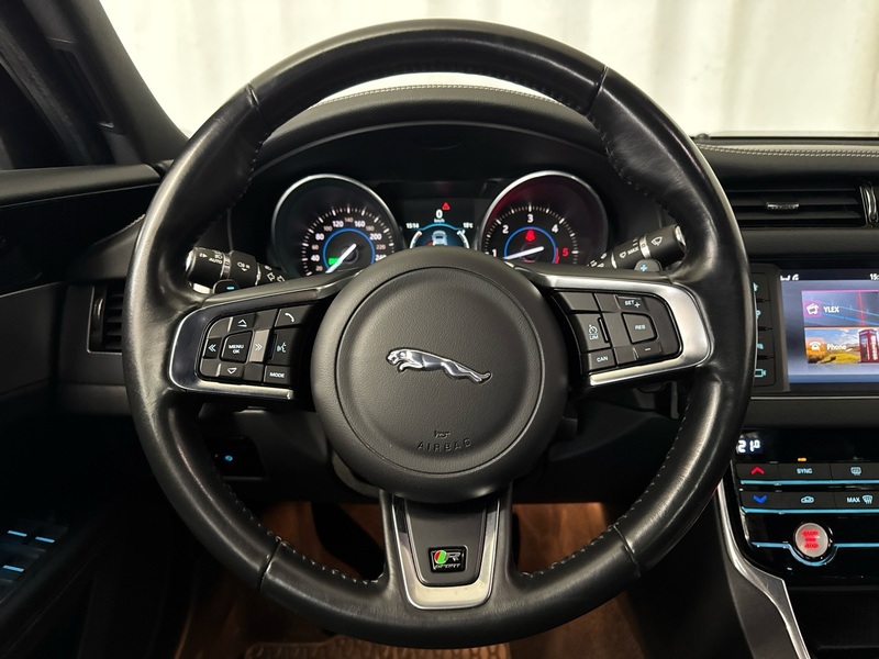 Jaguar XF vaihtoauto