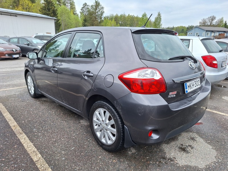 Toyota Auris vaihtoauto