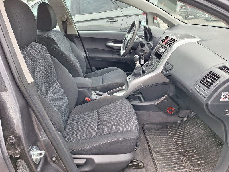 Toyota Auris vaihtoauto