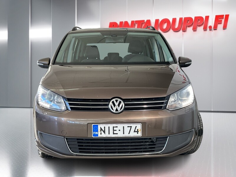 Volkswagen Touran vaihtoauto
