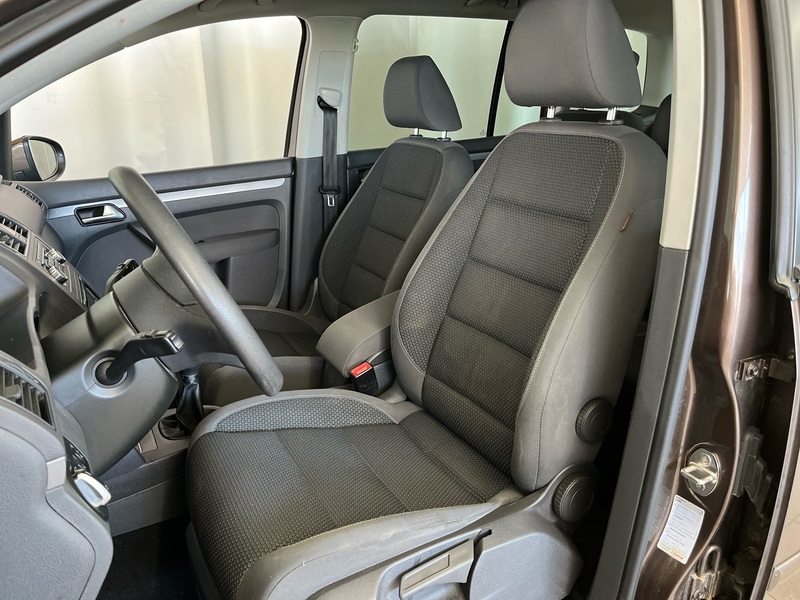 Volkswagen Touran vaihtoauto
