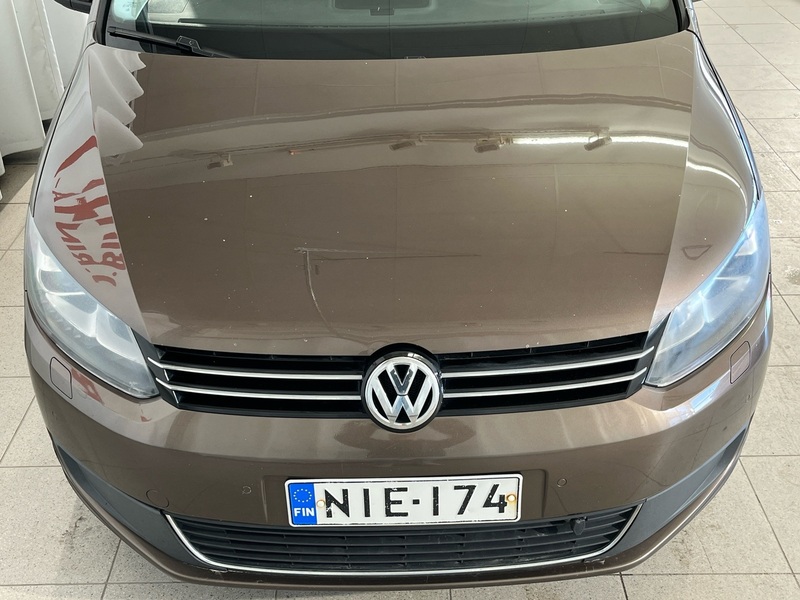 Volkswagen Touran vaihtoauto