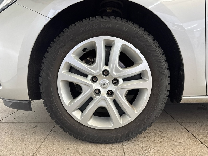 Opel Astra vaihtoauto