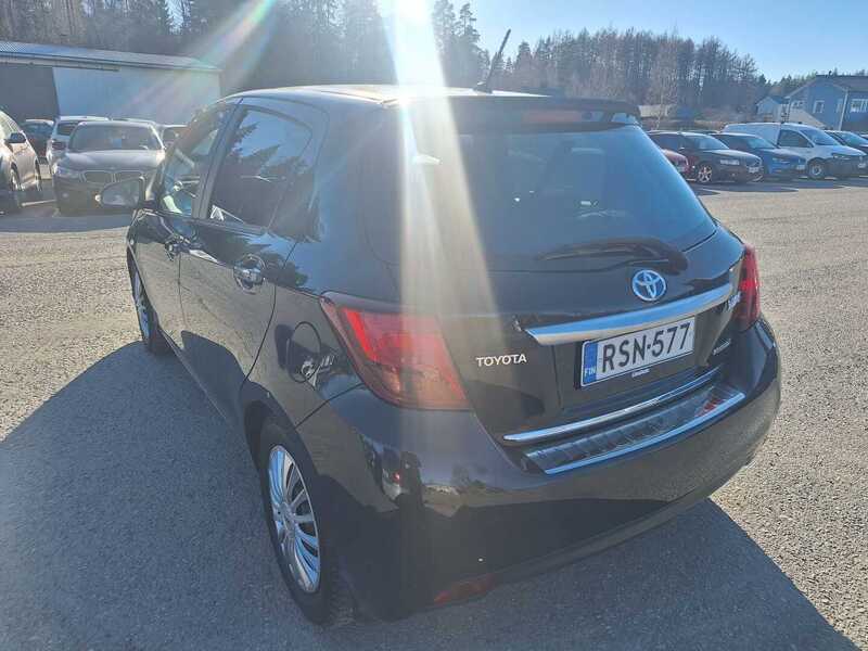 Toyota Yaris vaihtoauto