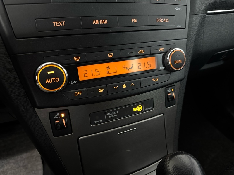 Toyota Avensis vaihtoauto