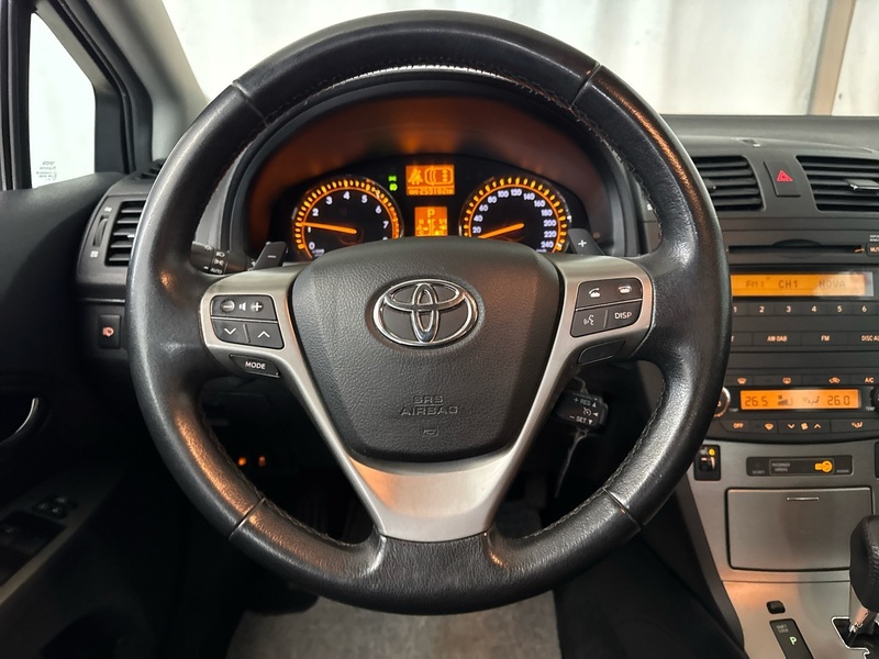 Toyota Avensis vaihtoauto