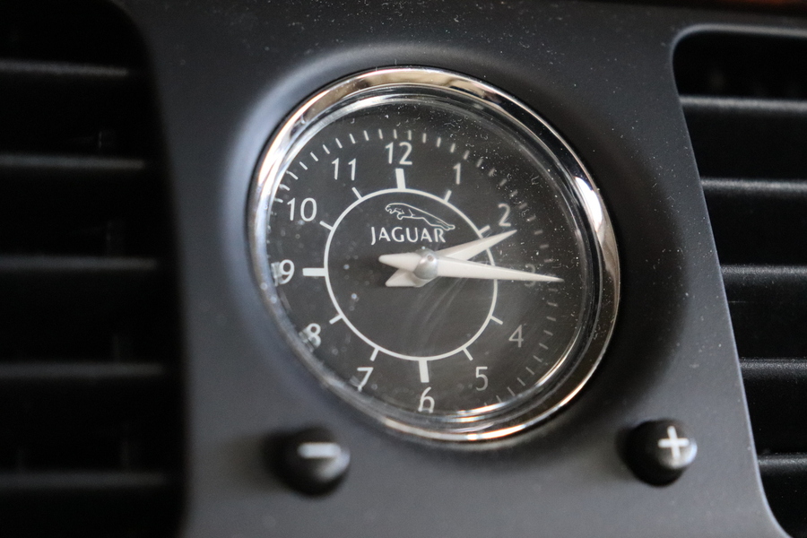 Jaguar XJ8 vaihtoauto