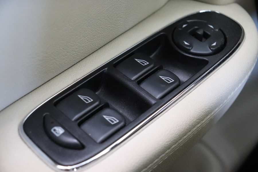 Jaguar XJ8 vaihtoauto