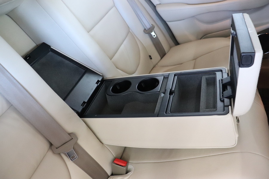 Jaguar XJ8 vaihtoauto