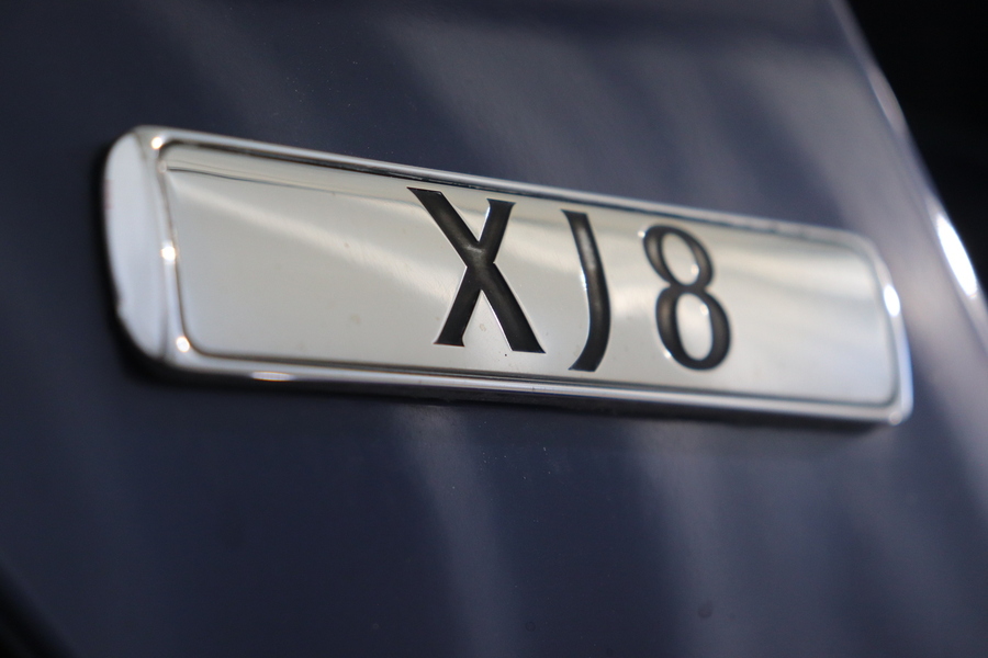 Jaguar XJ8 vaihtoauto