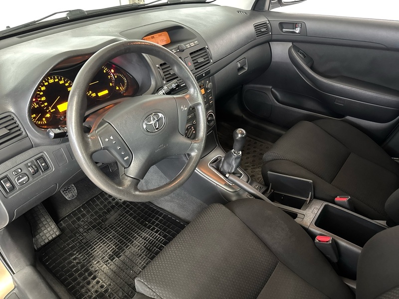 Toyota Avensis vaihtoauto